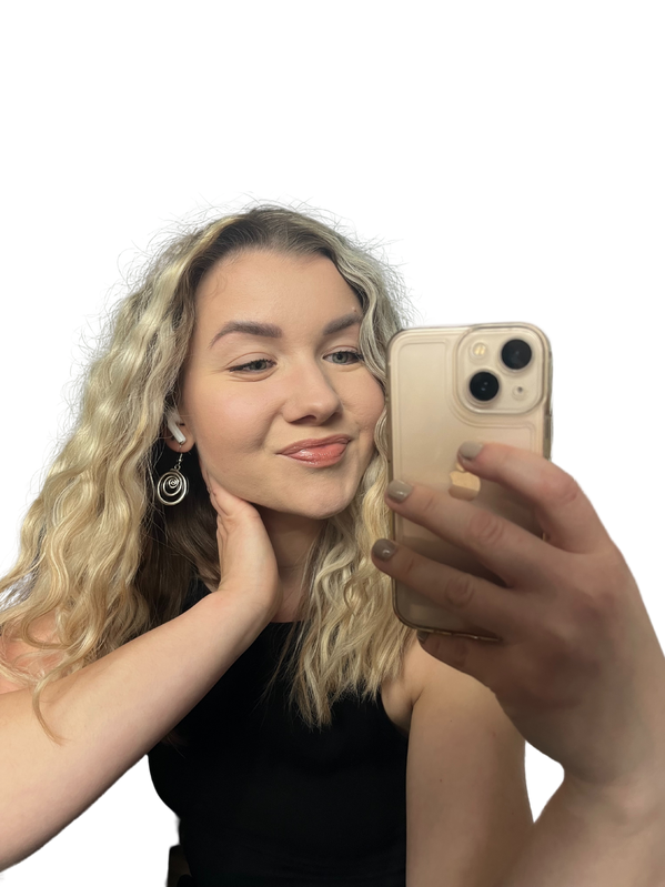 Renča - lektorka španělštiny, úsměvavá žena s dlouhými vlasy